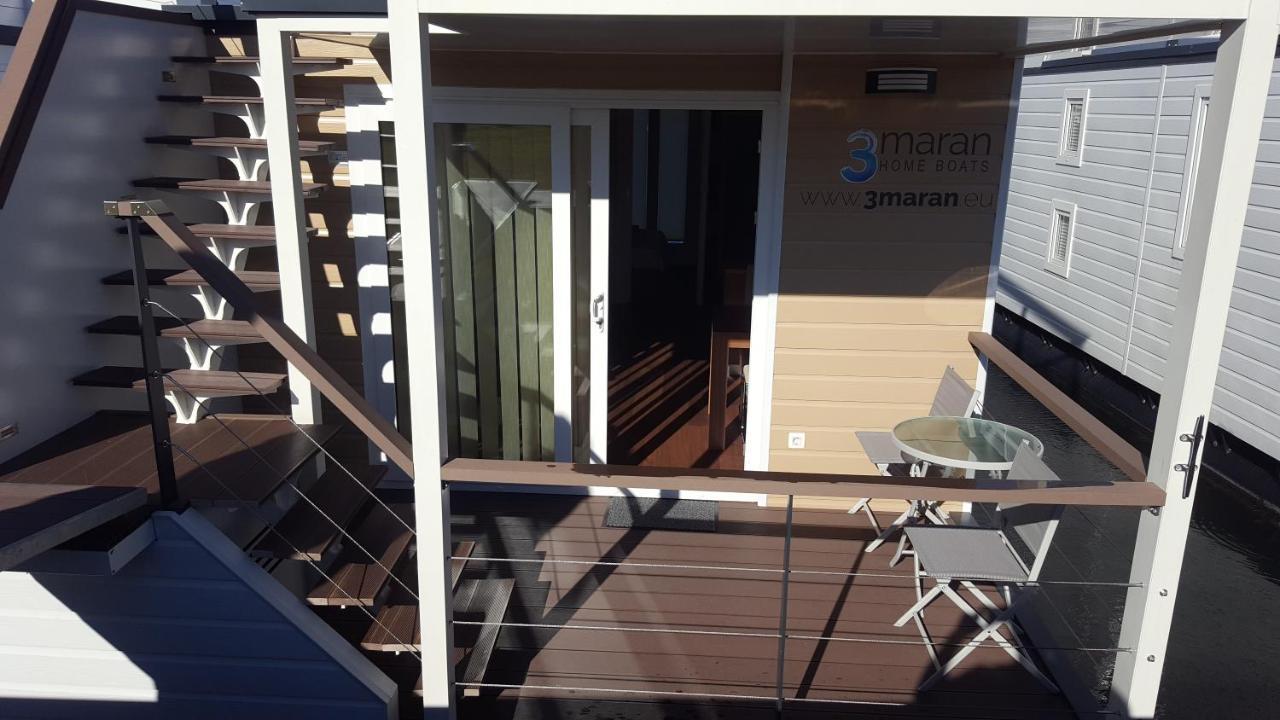 Hotel Hausboot Pula - Floating House Water Lily Exterior foto